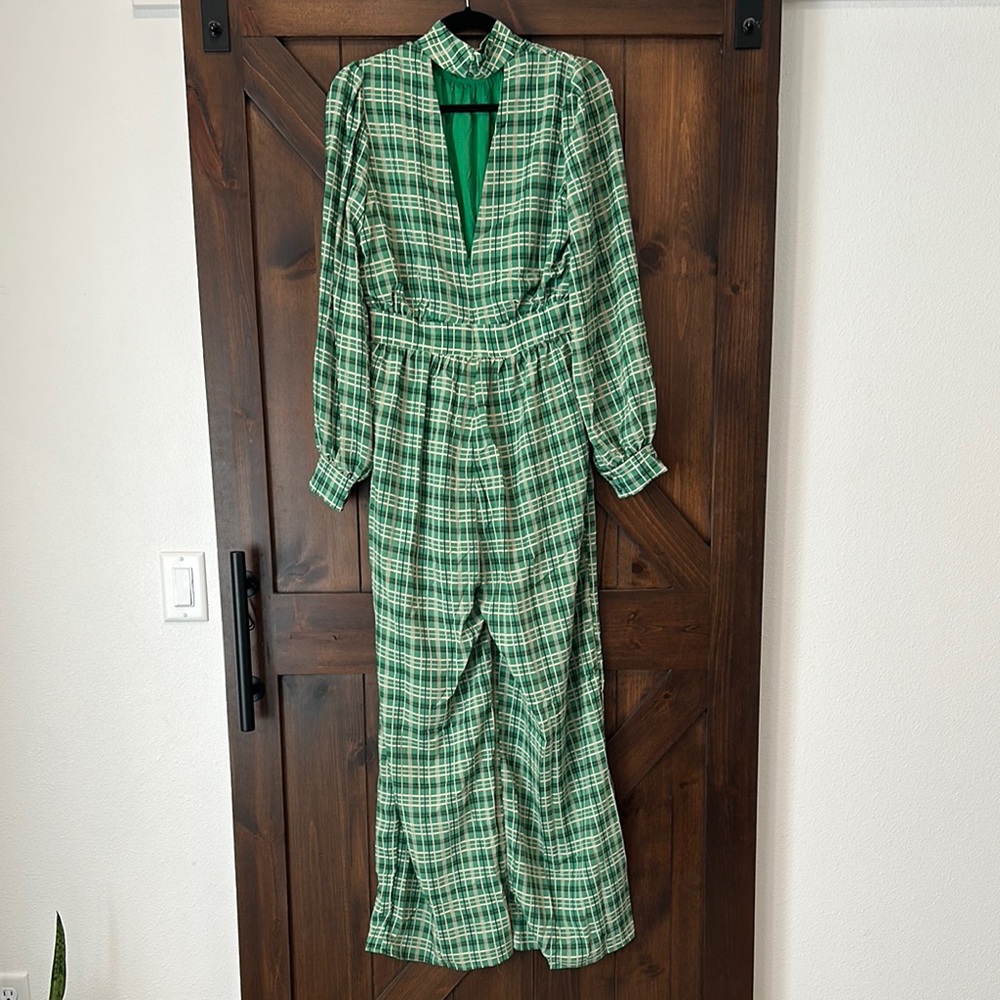 Gorgeous lined Lumiere Green and White Long Sleeve Jumpsuit - Christmas holiday - Picture 6 of 10